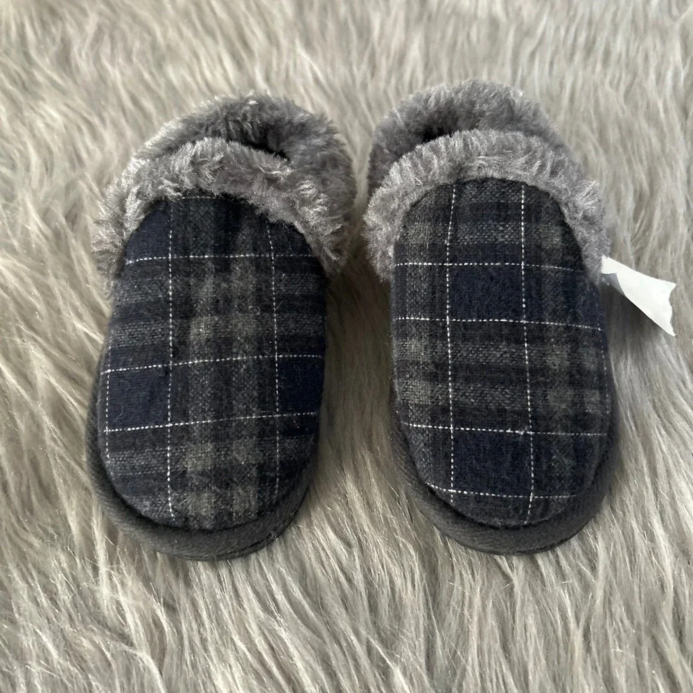 Toddler Boys Size 7-8 Gray Plaid Slip On Shoes Lightweight Lined Fuzzy